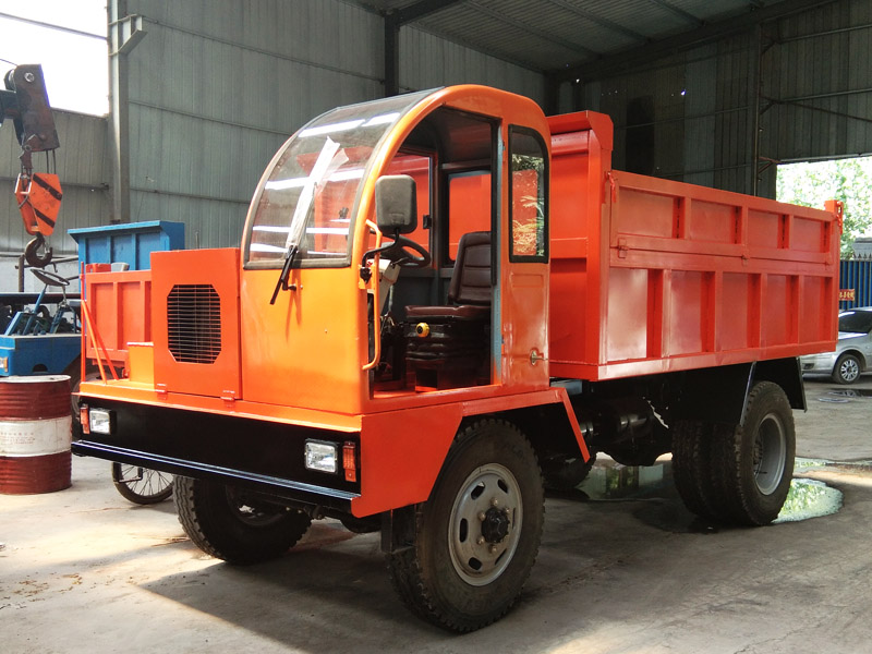 工程運(yùn)輸四驅(qū)車